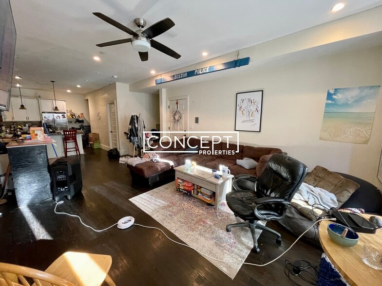 Building Photo - 23 Hillside St