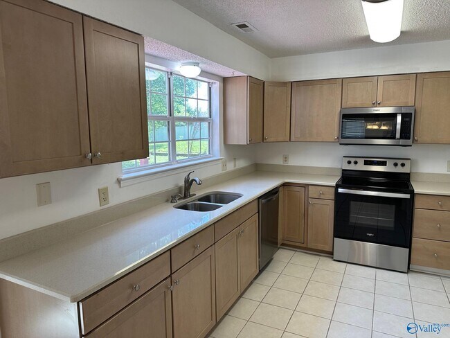 Building Photo - 212 Green Springs Ln