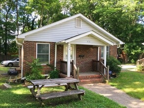 Building Photo - Great location for this updated 4br 2ba ho...