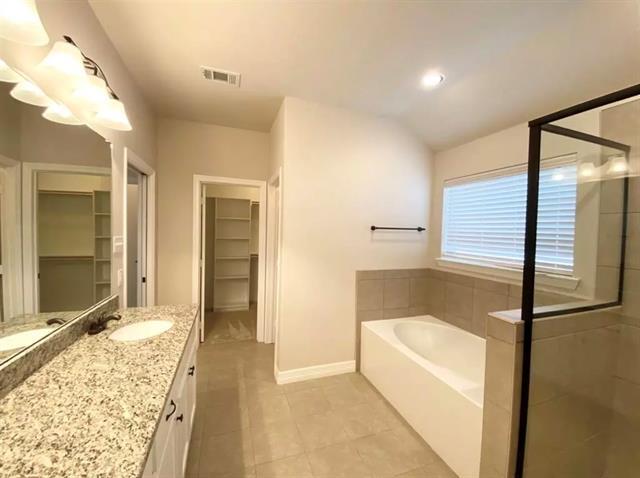 Building Photo - 126 Frank St