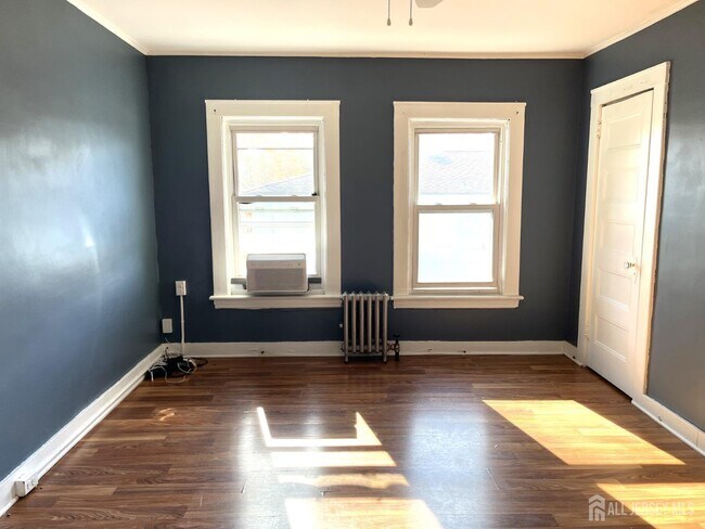 Building Photo - 140 Barnard St