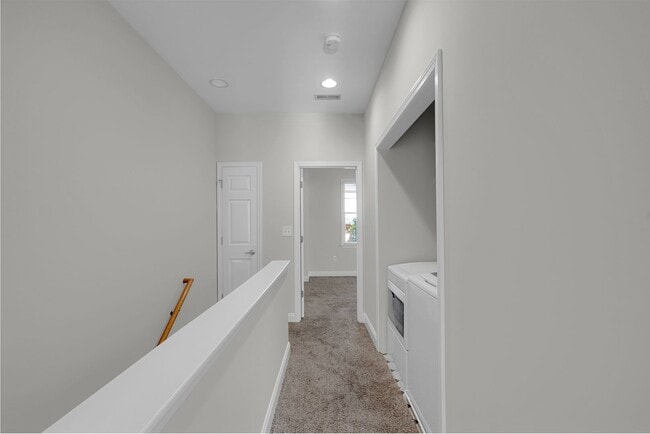 Building Photo - Wonderful craftsman style end-unit townhome