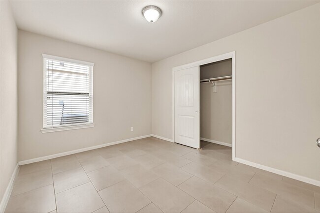 Building Photo - 19339 Vermillion Ct