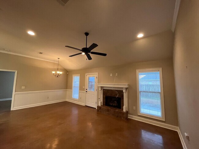 Building Photo - 221 Greenfield Ridge Dr