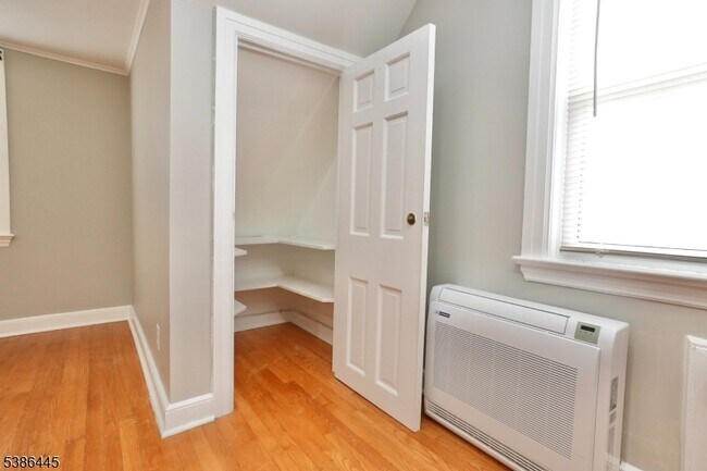 Building Photo - 36 Derwent Ave