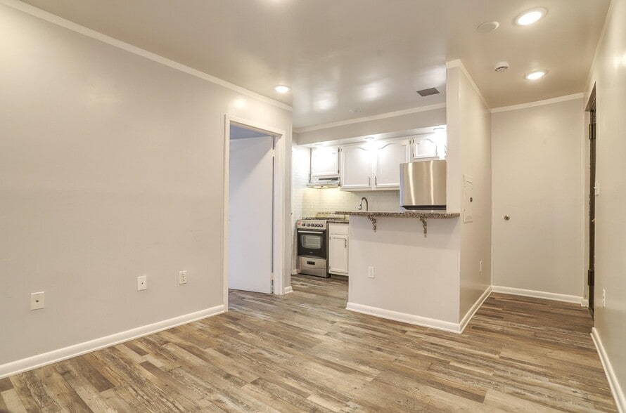 Building Photo - 1721 John F. Kennedy Blvd