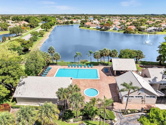Building Photo - 10323 Hidden Springs Ct