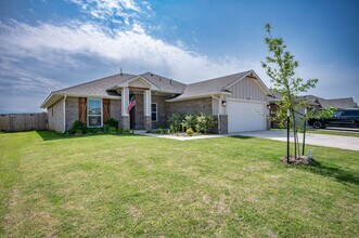 Building Photo - Welcome Home! This beautiful 3 bed home in...