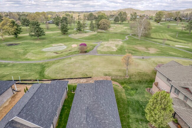 Building Photo - 319 Monroe Dr