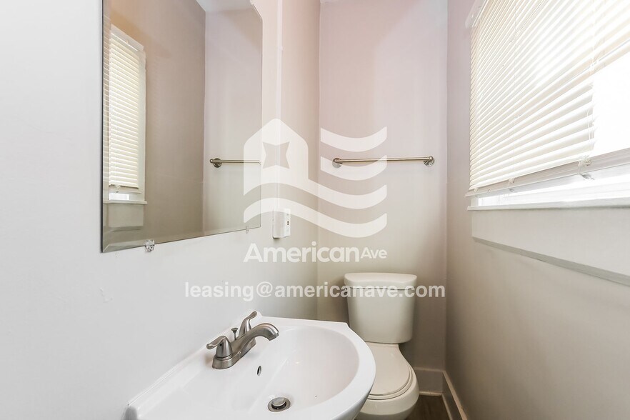 Building Photo - 1230 St Peter St