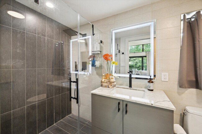 Building Photo - 1902 Chimney Rock Rd