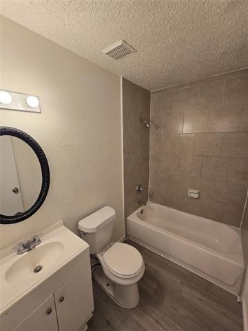 Building Photo - 1402 Frio Ln