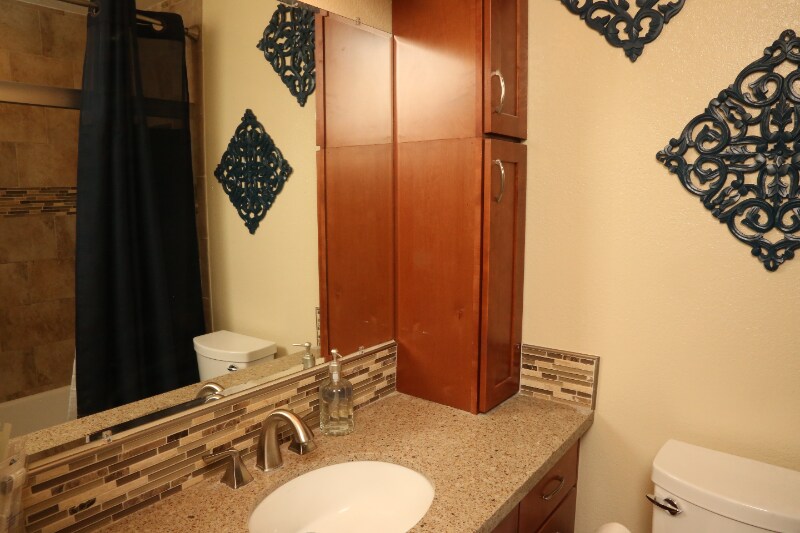 Building Photo - 1265 Kendall Dr