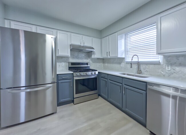 Building Photo - 1001 Garfield Ave