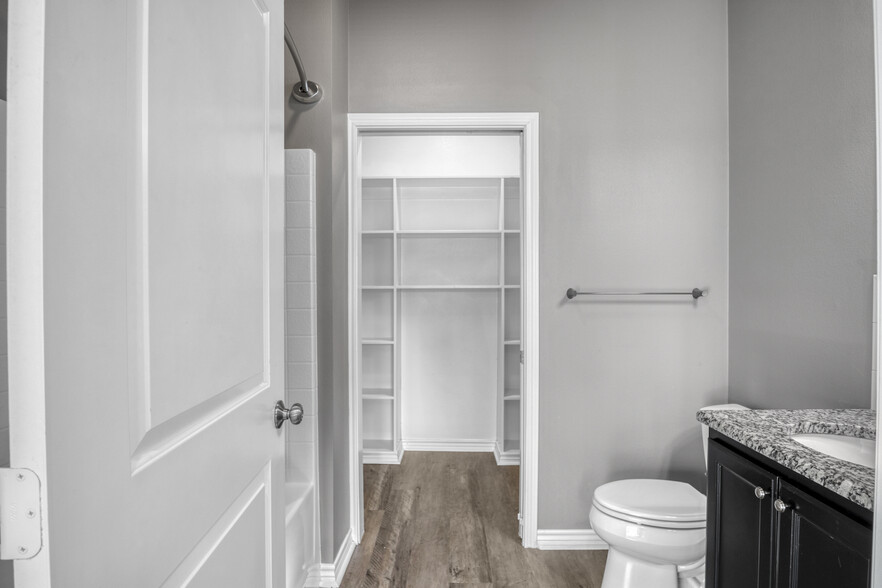 Master Bathroom - 16076 Echo Glen Dr