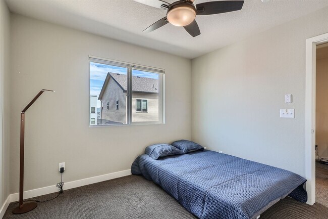 Building Photo - Modern 2 BDR Townhome in Broomfield