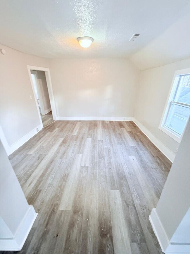 Building Photo - 3119 W 68th St