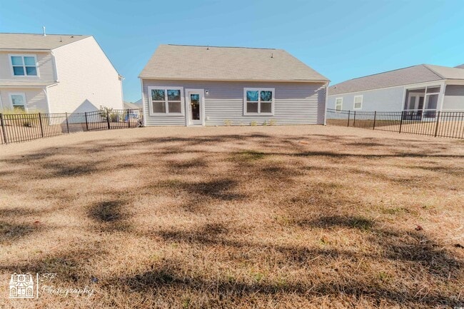 Building Photo - 3320 Candytuft Dr