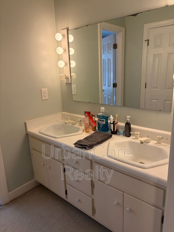 Building Photo - 7949 Flag Tail Dr