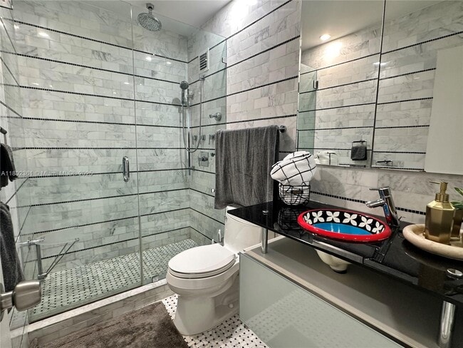 Building Photo - 4747 Collins Ave