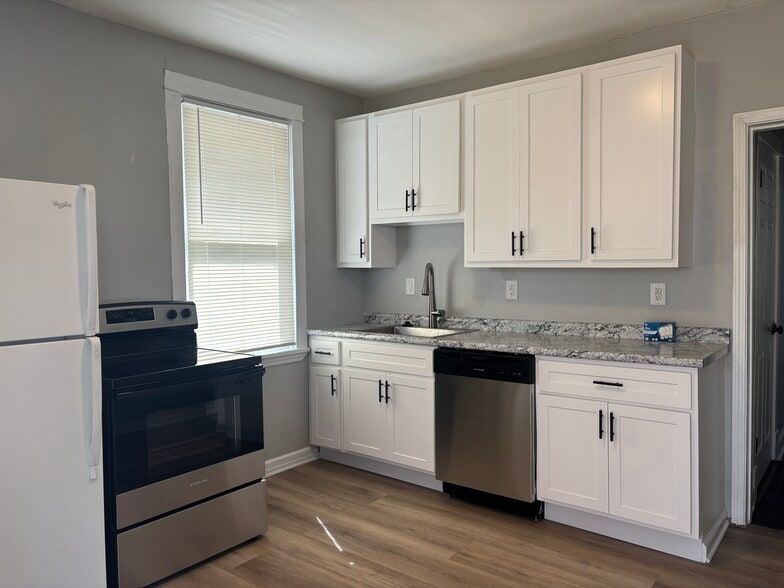 Building Photo - 353 Horn Ave