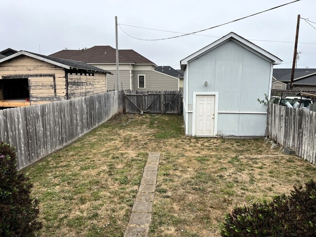 Building Photo - Dog Friendly Eureka Home With Fully Fenced...