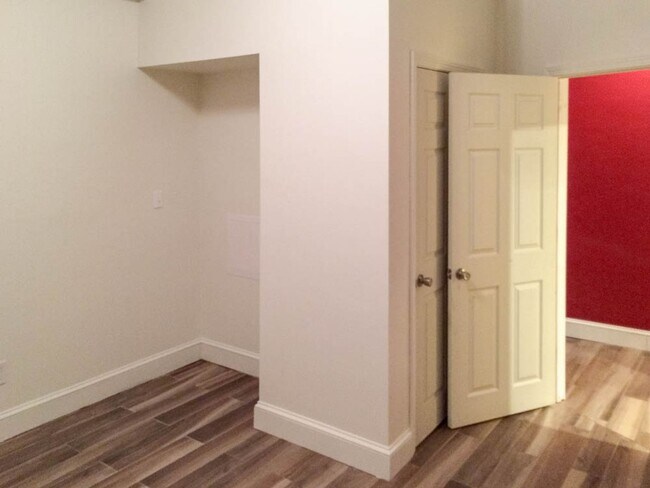 Building Photo - ALLSTON 4 BED/2 BATH ON CHESTER ST - LAUNDRY IN UNIT