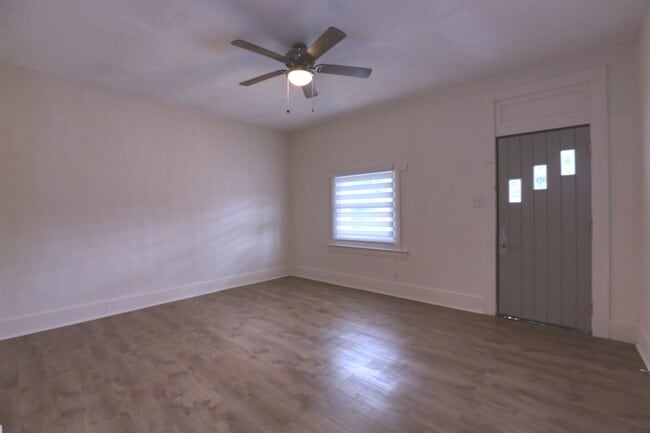 Building Photo - 119 Semmens St