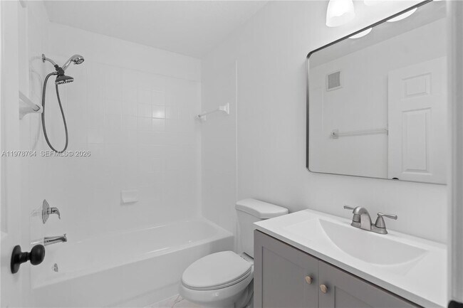 Building Photo - 2930 SE 12th Rd