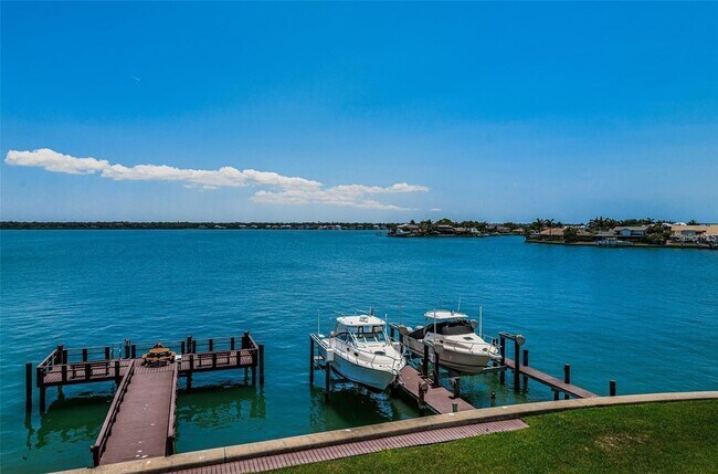 Building Photo - 240 Sand Key Estates Dr