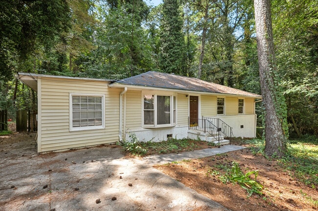 Building Photo - 582 Boyds Dr SE