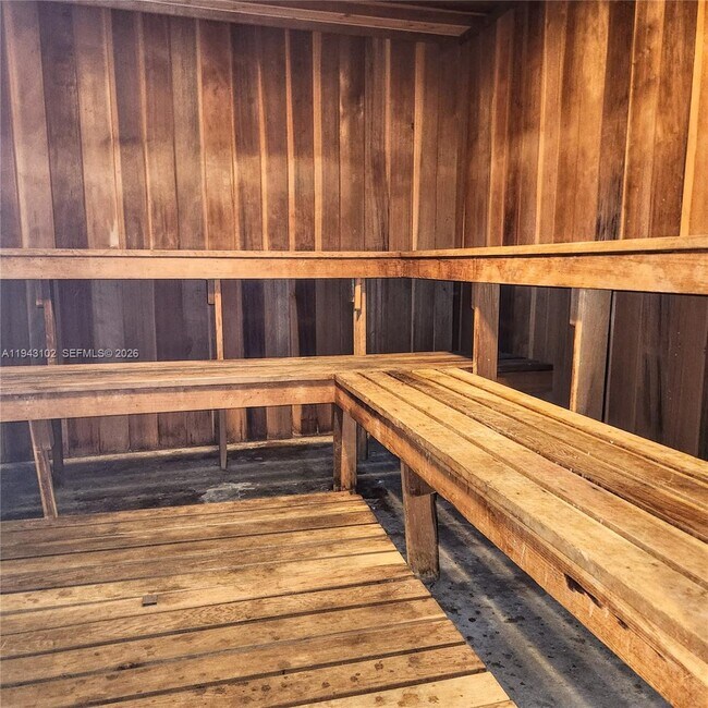 Building Photo - 20505 E Country Club Dr