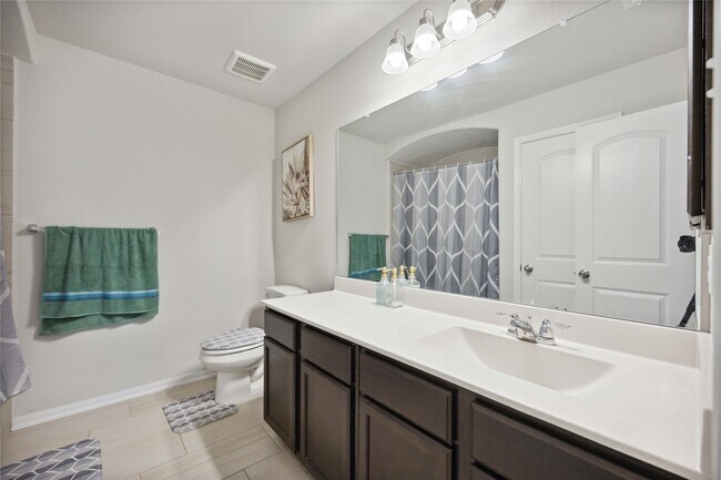 Building Photo - 4611 Hronas Dr