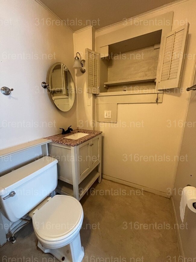 Building Photo - One bed one bath house available NOW!