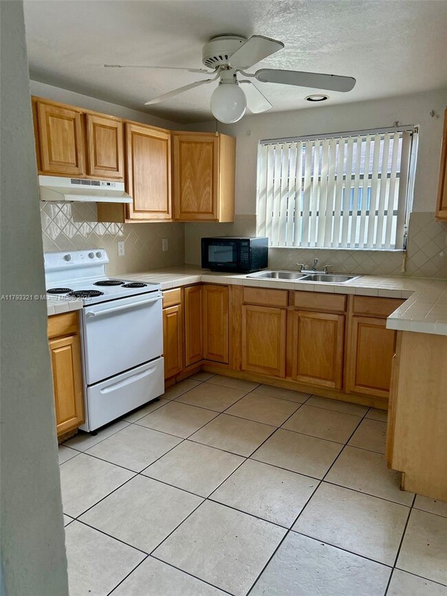 Building Photo - 550 N 58th Ave