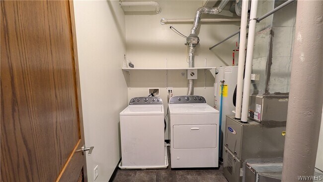 Building Photo - 149 Swan St