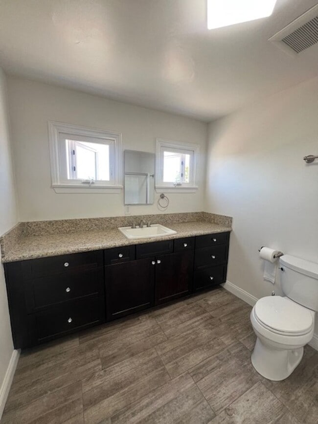 Building Photo - La Mesa Multi
