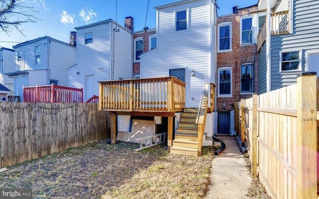 Building Photo - 3007 Oakley Ave