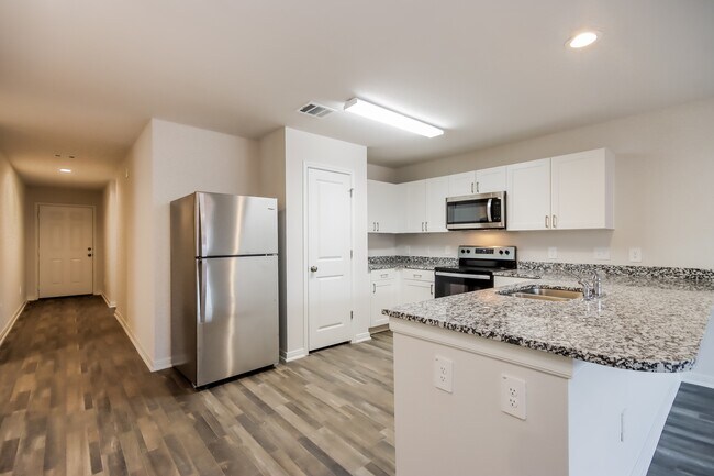 Building Photo - 15720 Del Norte Dr