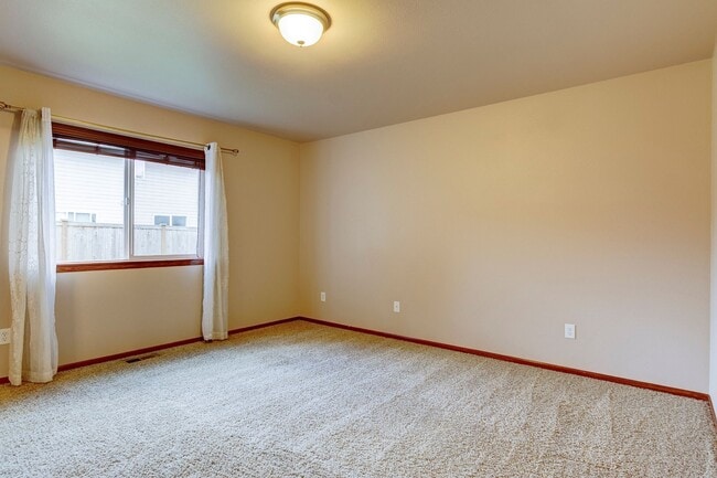 Building Photo - 3 Bedroom/2 Bath with garage home in Crosby Commons