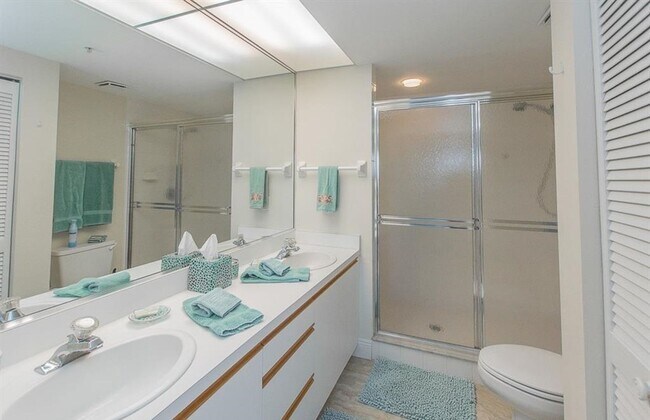 Building Photo - ***SHORT TERM/LONG TERM RENTAL***WEEKLY RE...