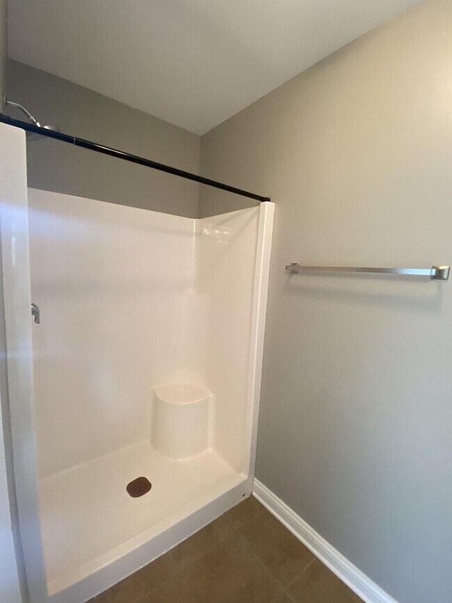 Building Photo - 355 Vineland Pl Dr