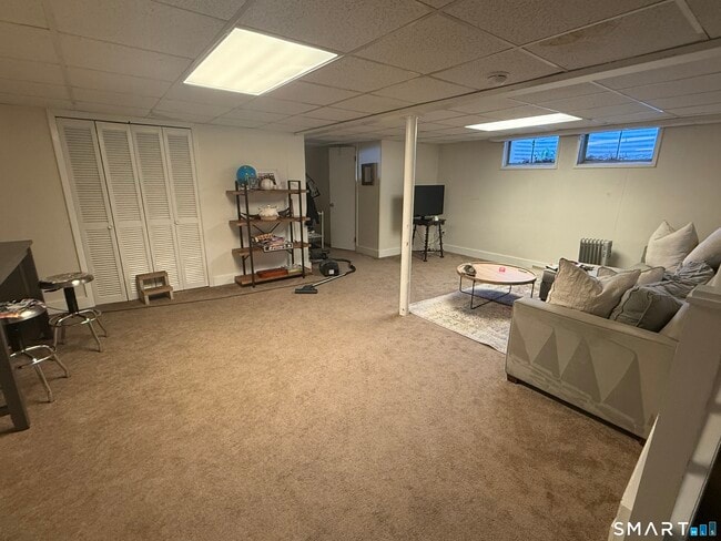 Building Photo - 129 Buttonball Rd