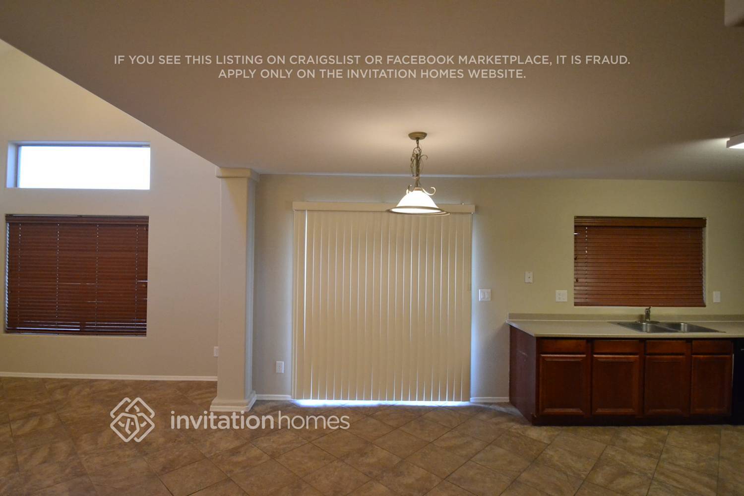 Building Photo - 5605 S 51st Dr