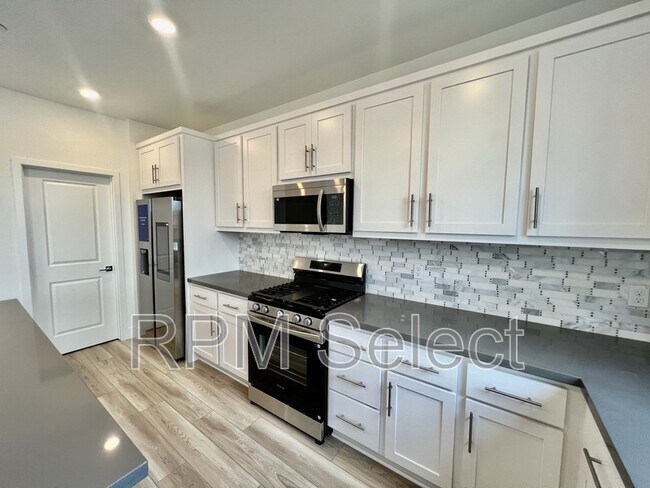 Building Photo - 2604 Atascadero Dr