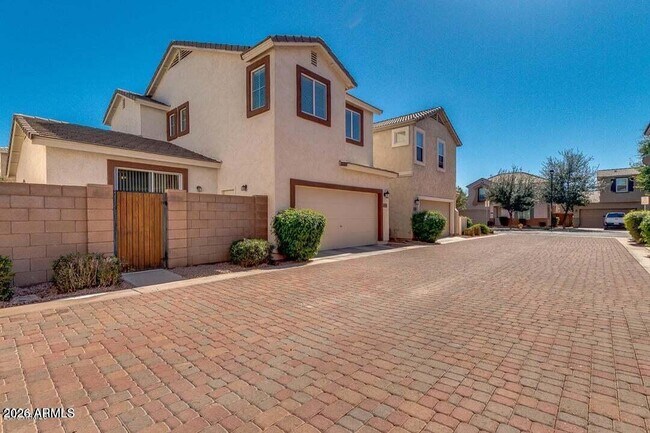 Building Photo - 4334 E Carla Vista Dr