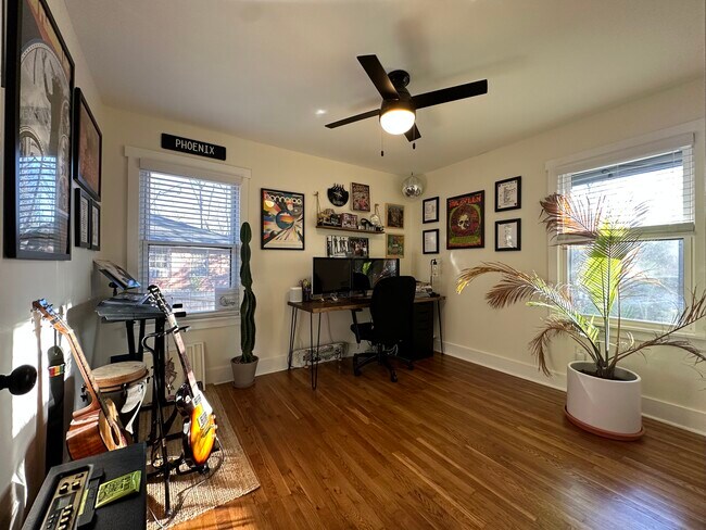 Bedroom 3 / office - 1209 Hillwood Ct SE