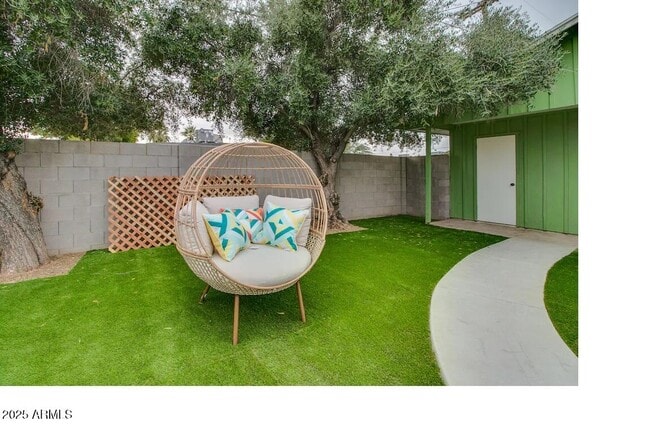 Building Photo - 6809 E Earll Dr