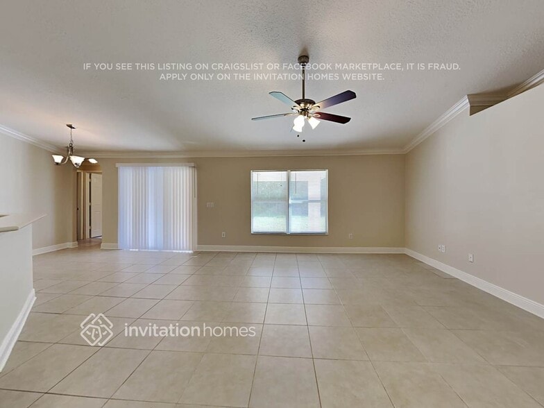 Building Photo - 1772 SW Lofgren Ave