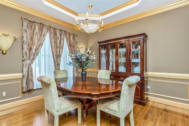 Building Photo - 65 Claire Dr SE